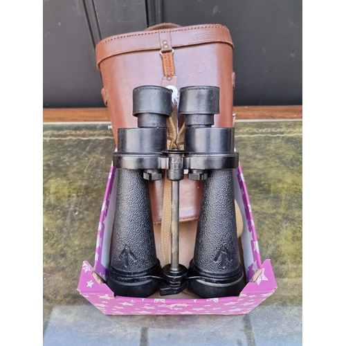 1610 - A pair of World War II Royal Navy Barr & Stroud CF41 7x50 binoculars, Serial No.36622, in l... 