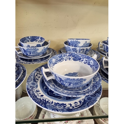 1380 - A small collection of Spode 'Italian' pattern items. 