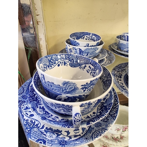 1380 - A small collection of Spode 'Italian' pattern items. 