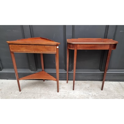 1018 - A small reproduction mahogany console table, by 'Brights of Nettlebed', 65cm wide; together with ano... 