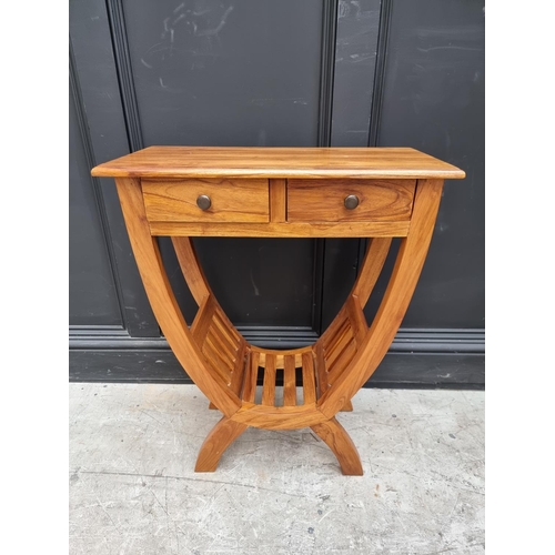 1020 - A hardwood occasional table, 61cm wide.