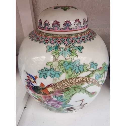 1331 - A small quantity of Chinese ceramics; together with another European tin glazed vase. (5)... 