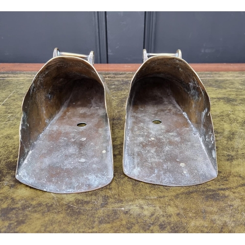 1524 - A pair of Continental brass stirrups. 