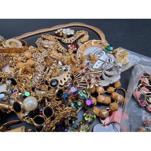 224 - A quantity of costume jewellery.