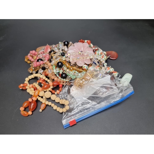 231 - A quantity of costume jewellery necklaces.