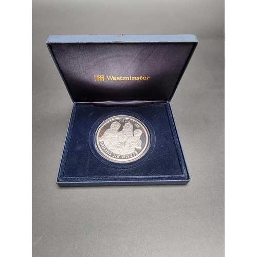 376 - Coins: a cased 2009 'Henry VIII and his Six Wives' Britannia 5oz silver medal.