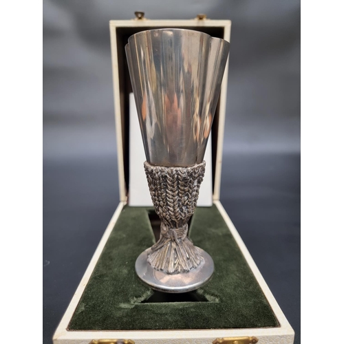 54 - A cased silver 'Chichester Cathedral Ninth Centenary 1975' limited edition goblet, by Aurum, London ... 