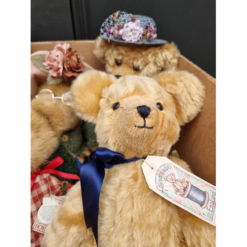 1512 - A collection of seven teddy bears, to include examples by Robin Rive and The Boyds Collection. (7)... 