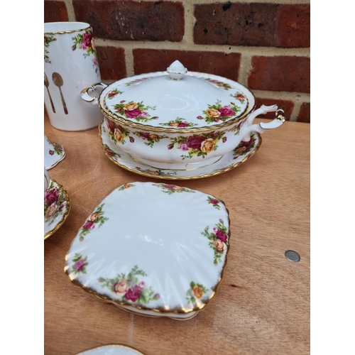 1513 - An extensive Royal Albert 'Old Country Roses' tea and dinner service; together with other related it... 