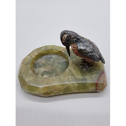 1608 - An early 20th century green onyx and cold painted bronze kingfisher ashtray, in the manner of Franz ... 