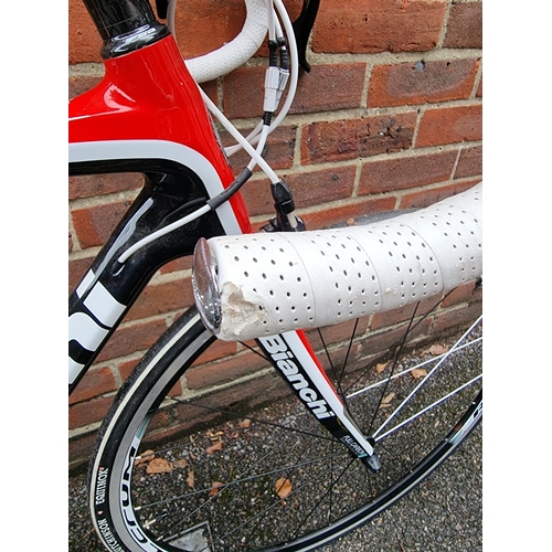 1736 - A Bianchi Infinito C2C full carbon road bike, 53cm, with Shimano 105 20 speed groupset and Fulrum Ra... 