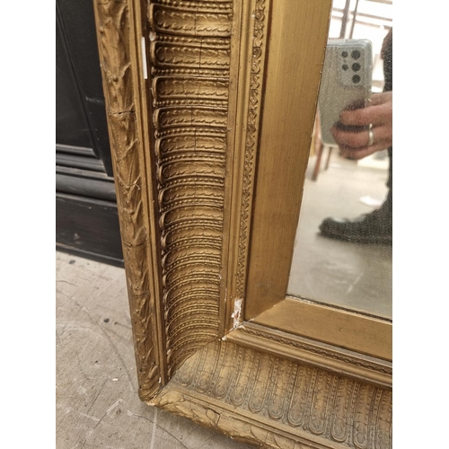 1756 - A gilt framed wall mirror, 79 x 104cm.