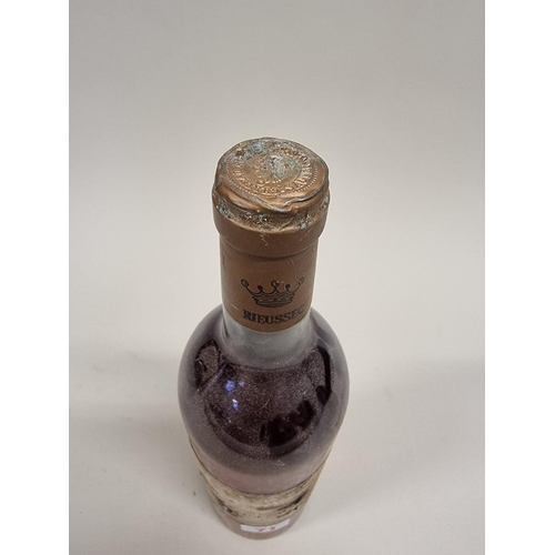 71 - A 75cl bottle of Chateau Rieussec, Sauternes, 1981.