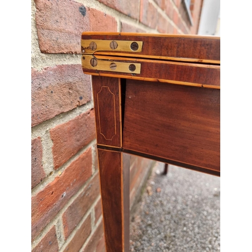 1046 - A George III mahogany and inlaid card table, with double gateleg, 91cm wide.