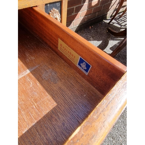 1063 - A small reproduction mahogany and marble top side cabinet, 53cm wide.