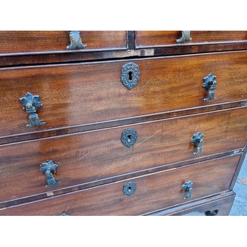 1073 - A George III mahogany chest of drawers, with caddy top, 86cm wide. 