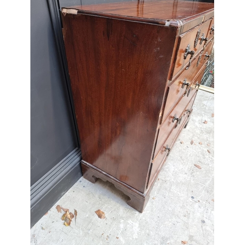 1073 - A George III mahogany chest of drawers, with caddy top, 86cm wide. 