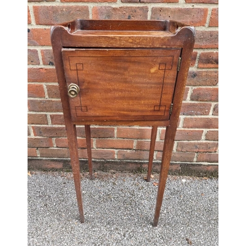 1074 - A Regency mahogany and line inlaid pot cupboard, 35cm wide.