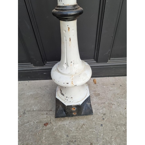 1125 - An old painted cast iron street lamp, 220cm high.