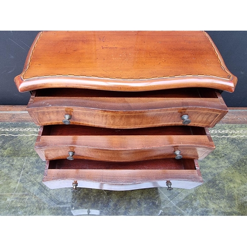 1166 - An early 20th century mahogany, line inlaid and satinwood crossbanded chest of drawers, 20cm high x ... 