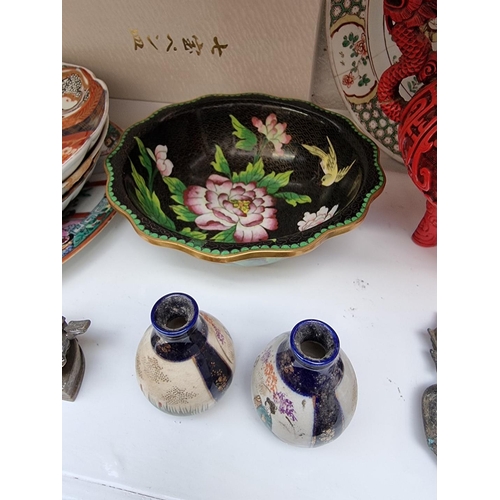 1207 - A mixed group of Chinese and Japanese ceramics and works of art, to include a Satsuma vase, 22cm hig... 