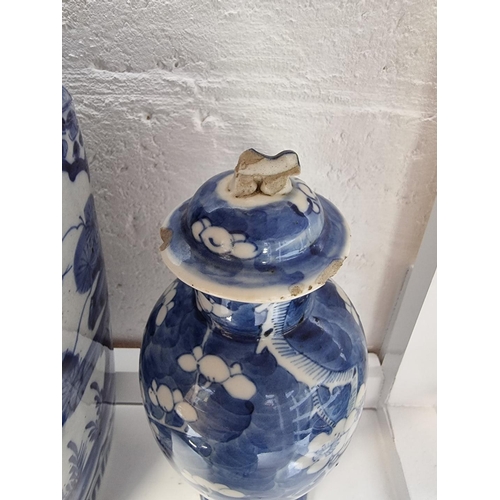 1211 - Six Chinese blue and white vases and jars, largest 27.5cm; together with two Japanese blue and white... 