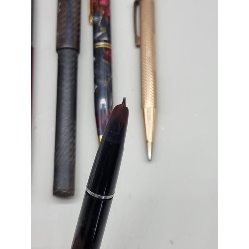 1460 - A small collection of vintage pens, two with 14ct nibs.