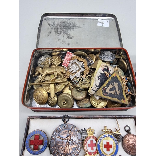 1473 - Medals: a collection of badges, buttons and related, to include World War II medals. ... 