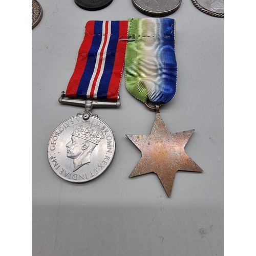 1473 - Medals: a collection of badges, buttons and related, to include World War II medals. ... 