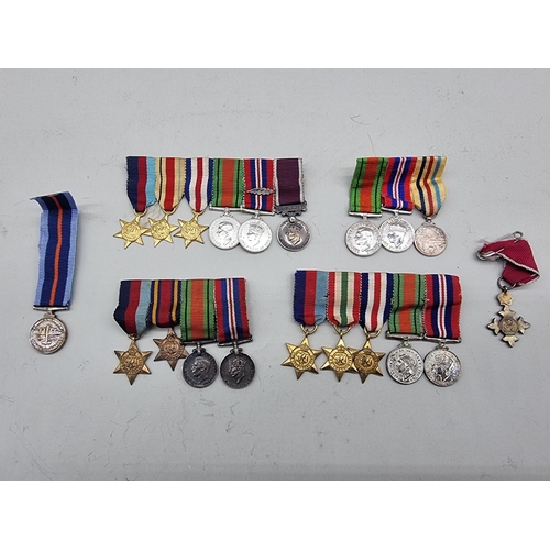 1487 - Medals: a small quantity of miniature medals. 