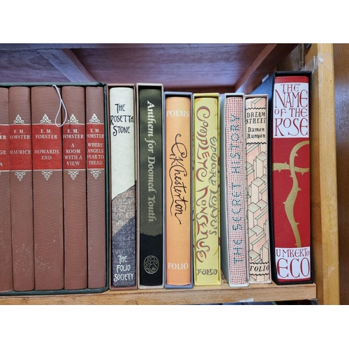 641 - FOLIO SOCIETY: collection of 50 vols pub. Folio Society, all VG in slipcase, over 3 shelves. (3... 