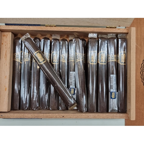 134 - Seventeen Drew Estate Undercrown Maduro 143mm x 46 cigars; together with another single Undercrown 1... 