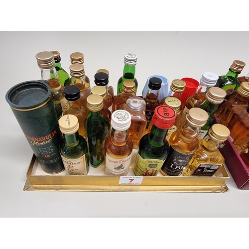 7 - A good collection of whisky miniatures, mostly 5cl, to include eleven single malt examples; three Ja... 