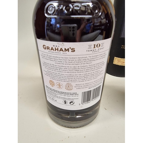 90 - A 37.5cl bottle of Gonzalez Byass Matusalem 30 Year Old Sherry, in card tube; together with a Graham... 