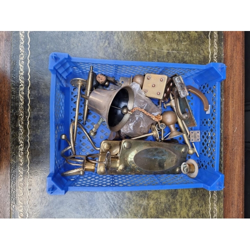 1193 - A mixed group of brass, to include door fittings and a set of three wall sconces. ... 