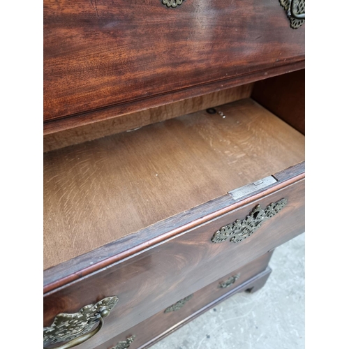 1061 - A George III mahogany chest on chest, 107cm wide.