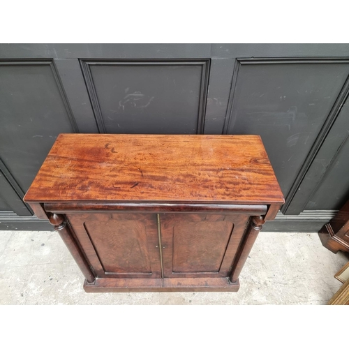 1050 - A Victorian mahogany chiffonier, 90.5cm wide.