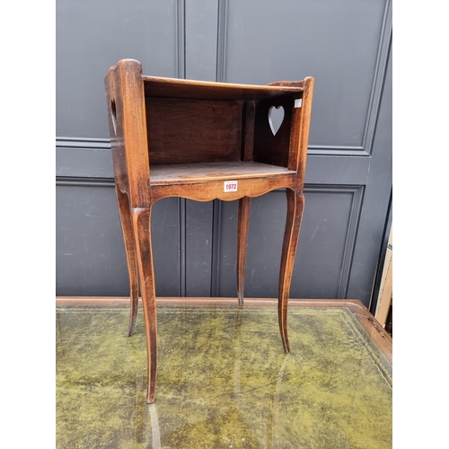 1072 - A circa 1900 walnut occasional table, 48.5cm wide.