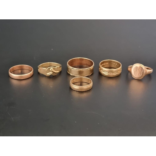 498 - Six various 9ct gold rings, 20g.