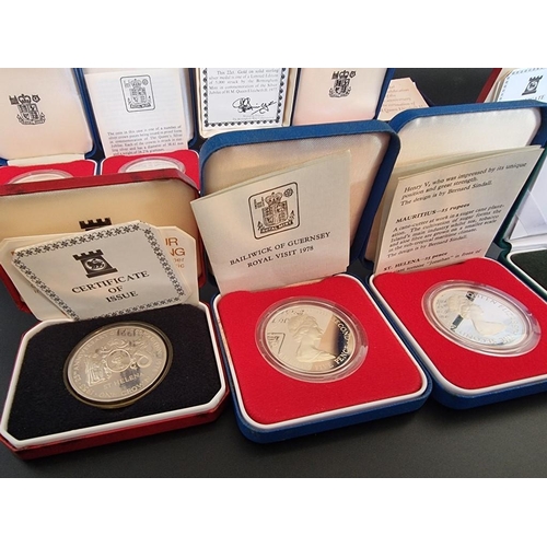 98 - Coins: fifteen various silver commemorative coins, issued by Gibraltar, St Helena, Guernsey and othe... 