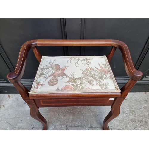 1093 - An Edwardian mahogany, satinwood banded and line inlaid piano stool, with hinged seat, 60cm wide.&nb... 