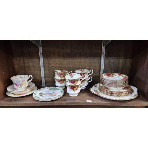 1422 - A collection of Royal Albert teawares, to include an 'Old Country Roses' pattern part service.... 