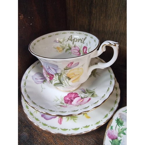 1422 - A collection of Royal Albert teawares, to include an 'Old Country Roses' pattern part service.... 