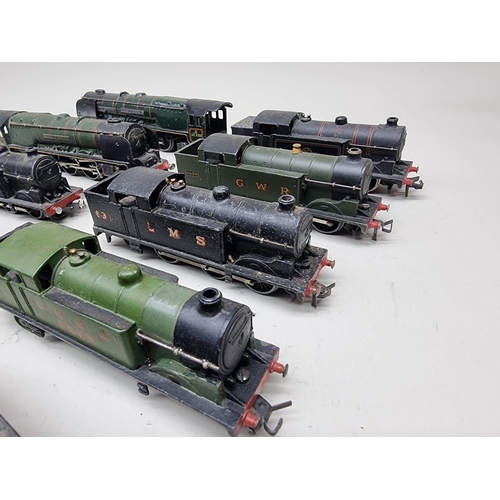 122 - Hornby: eleven vintage 00 gauge locomotives, to include: Duchess of Montrose (x2); No.80054 (x2... 