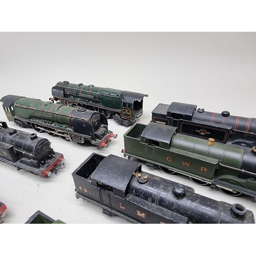 122 - Hornby: eleven vintage 00 gauge locomotives, to include: Duchess of Montrose (x2); No.80054 (x2... 