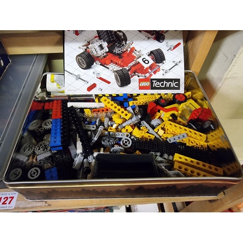 127 - Lego: a vintage boxed set No.162; together with a Technic universal No.8074, and a small quantity of... 