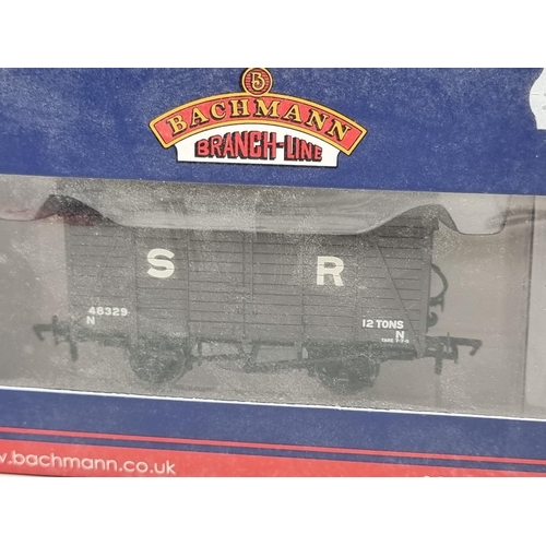 45 - Bachmann: two locomotives, comprising Southern No.1402 and LMS No.1189; together with six goods... 