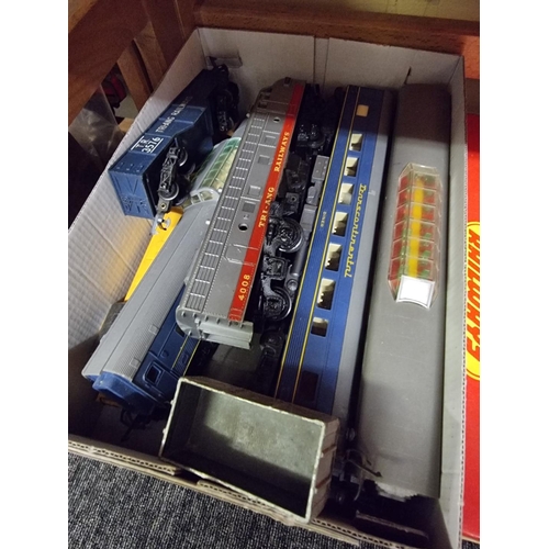 47 - Triang: a small group of coaches and locomotives, to include No.R159 and R126, some boxed.... 