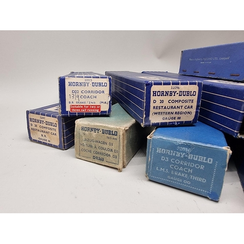 70 - Hornby Dublo: a collection of vintage (blue box) coaches, to include restaurant car, and a D11 ... 