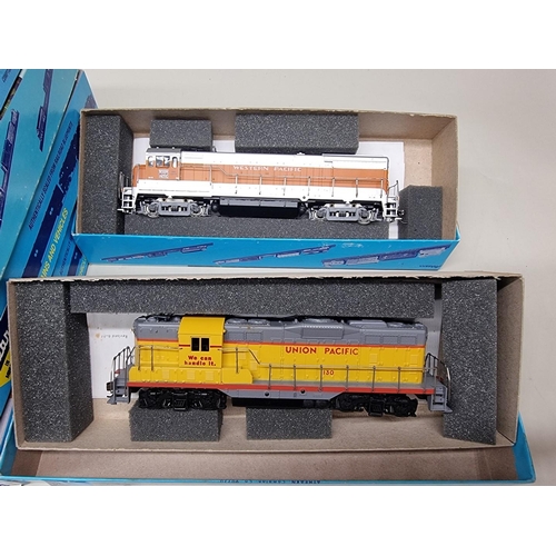 89 - Athearn: a collection of HO gauge, comprising: 4 locomotives, to include Union Pacific and West... 